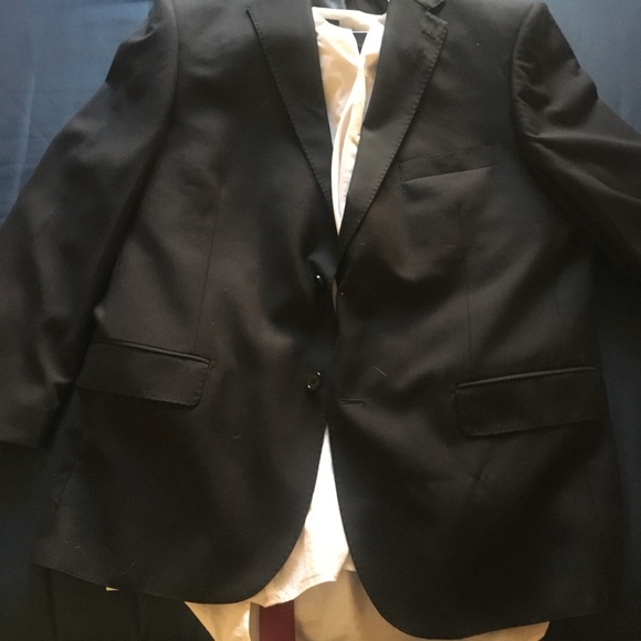 Berragamo 2 piece suit set - Picture 2 of 9